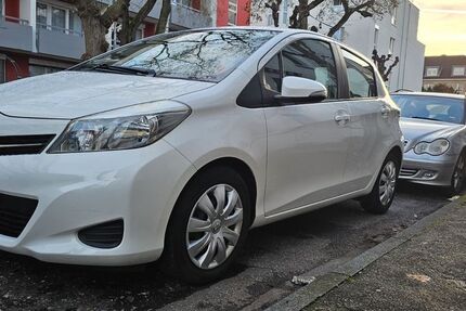 Toyota Yaris 168.467 km 6.250 &euro; Köln 50733