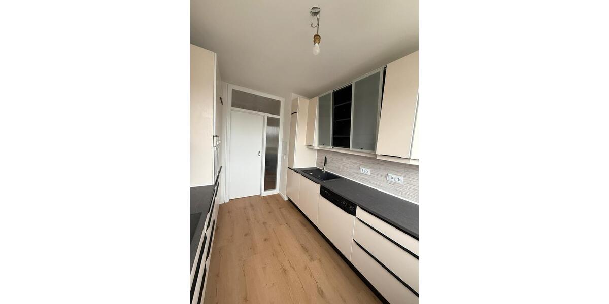 Dachgeschoßwohnung Bonn Bad Godesberg - 4.5 Zimmer, 98 m&sup2;, 1.900&euro; | Angebot:24678768