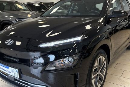Hyundai KONA 30.989 km 16.000 € Bonn 53227