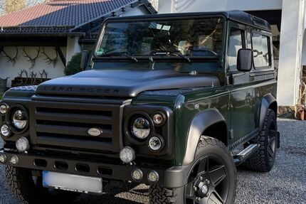 Land Rover Defender 56.000 km 51.900 &euro; Euskirchen 53879
