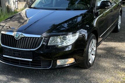 Skoda Superb 223.000 km 5.999 &euro; Köln 51107