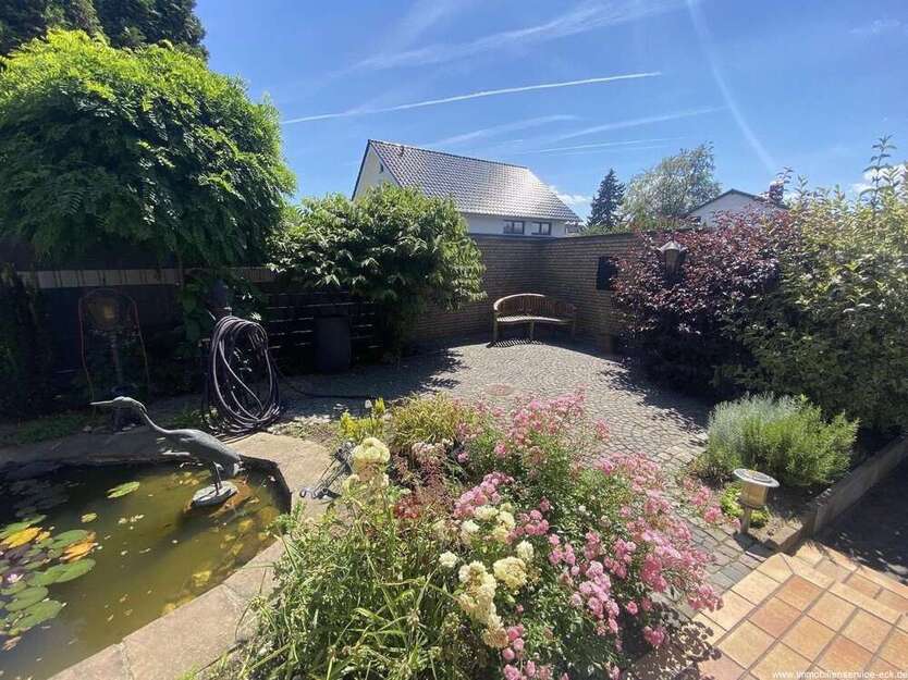 Haus zum Kaufen in Troisdorf 698.000 € 205 m²