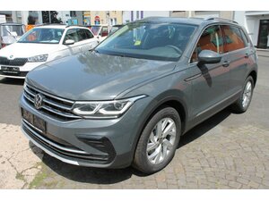 VW Tiguan 2,0 TDi 4-Mo DSG Navi AHK SOFORT !! 10 km 43.300 € Bonn 53225