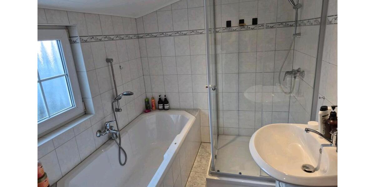 Dachgeschoßwohnung Grafschaft - 3 Zimmer, 75 m&sup2;, 780&euro; | Angebot:25838869