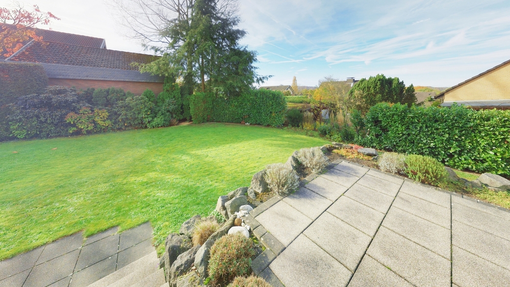 Charmantes Zweifamilienhaus mit gepflegtem Garten – Viel Platz, ruhige Lage in idyllischer Waldnähe - Zweifamilienhaus Rheinbreitbach | Angebot:23660349