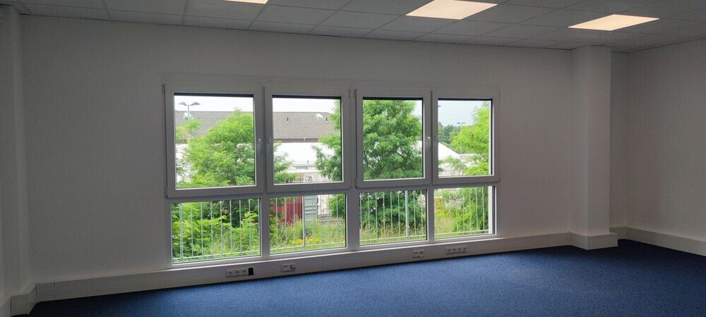 In Büro- oder Praxisgemeinschaft: Gepflegte Fläche in zentraler Lage ***PROVISIONSFREI*** 12 zimmer