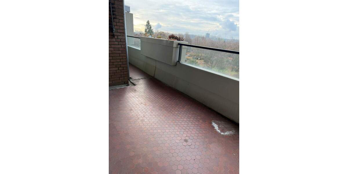 Etagenwohnung Köln Westhoven - 3 Zimmer, 96 m&sup2;, 1.400&euro; | Angebot:24702074