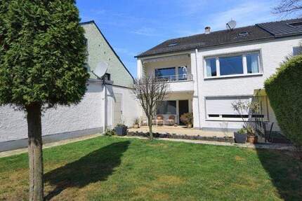 Kauf im Paket: 2 vermietete Wohnungen & 1 Garage in einem 3-Familienhaus in Bonn-Röttgen. 6 zimmer