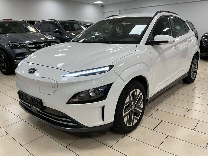 Hyundai KONA 25.648 km 16.400 € Bonn 53227