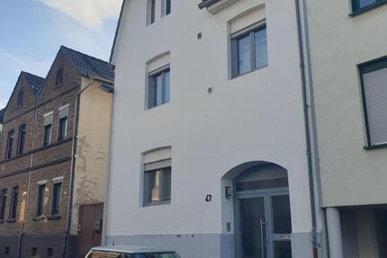 Haus Bonn Hardtberg - 5 Zimmer, 165 m&sup2;, 1.980&euro; | Angebot:25384120