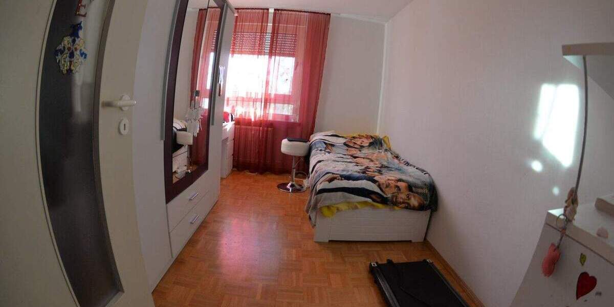 Etagenwohnung Köln Neubrück - 4 Zimmer, 93 m&sup2;, 229.000&euro; | Angebot:25728630