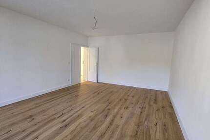 Haus Köln Mülheim - 1 Zimmer, 26 m&sup2;, 719&euro; | Angebot:25907793