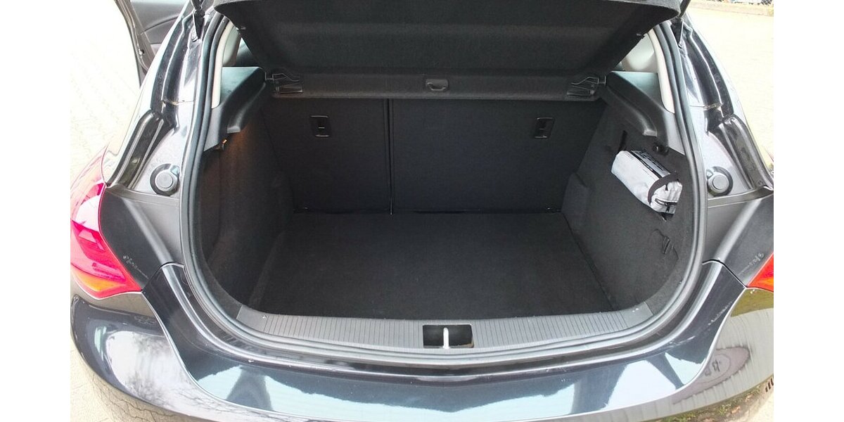 Opel Astra SELECTION GARAGENWAGEN orig. 71.086 km ! 71.086 km 8.408 &euro; Köln 50858