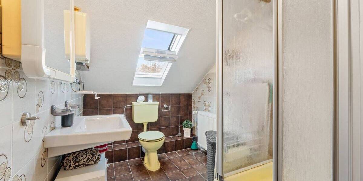 Reihenmittelhaus mit drei Einheiten zur Vermietung oder Selbstnutzung zimmer