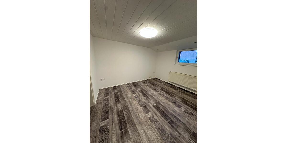 Dachgeschoßwohnung Siegburg - 3 Zimmer, 67 m&sup2;, 1.045&euro; | Angebot:25867909