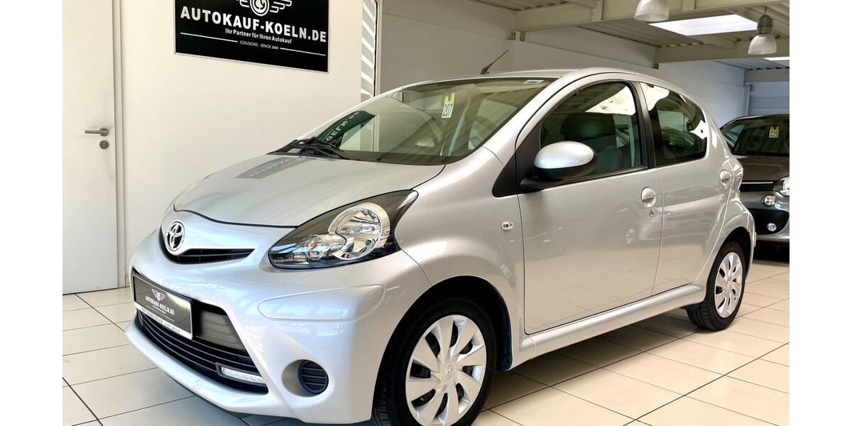 Toyota Aygo (X) 25.909 km 8.990 &euro; Köln 51067