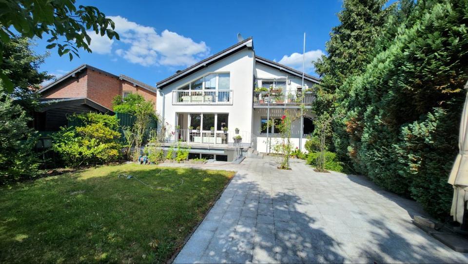Erdgeschoßwohnung Köln Mülheim - 4 Zimmer, 130 m&sup2;, 2.000&euro; | Angebot:25887308