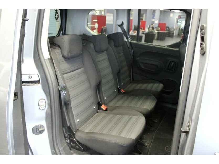 Opel Combo-e Life Ultimate 27.035 km 19.980 € Euskirchen 53881