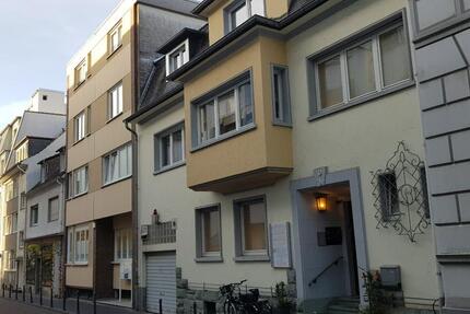 Haus Siegburg - 16 Zimmer, 358 m&sup2;, 2.800&euro; | Angebot:23717571