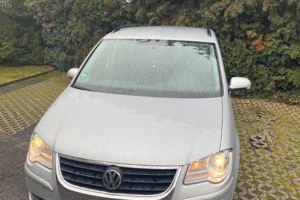 VW Touran 236.000 km 2.998 &euro; Bonn 53227