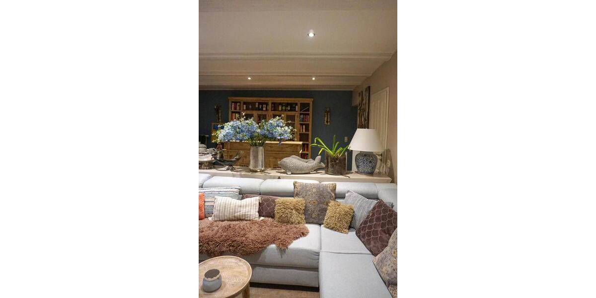 Erdgeschoßwohnung Köln Lindenthal - 5 Zimmer, 220 m&sup2;, 484.000&euro; | Angebot:25916142