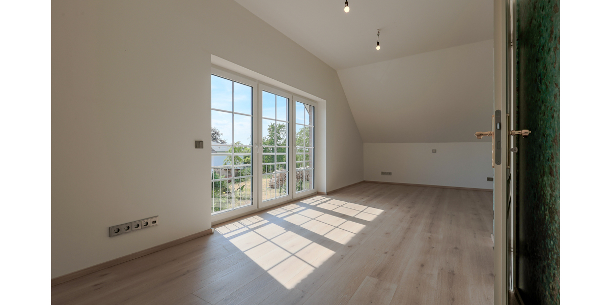 Großzügiges Einfamilienhaus auf weitläufigem Grundstück mit Sauna, Nebengebäude und Doppelgarage - Einfamilienhaus Königswinter / Berghausen Berghausen | Angebot:27224852