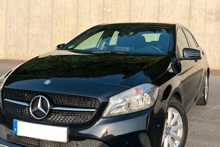 Mercedes-Benz A 180 141.420 km 12.999 € Windhagen 53578