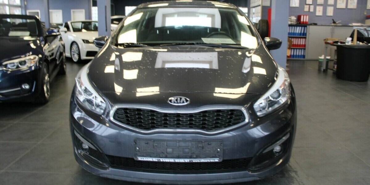 Kia Ceed 1.4 CVVT Edition 7 90.520 km 9.980 &euro; Euskirchen 53881