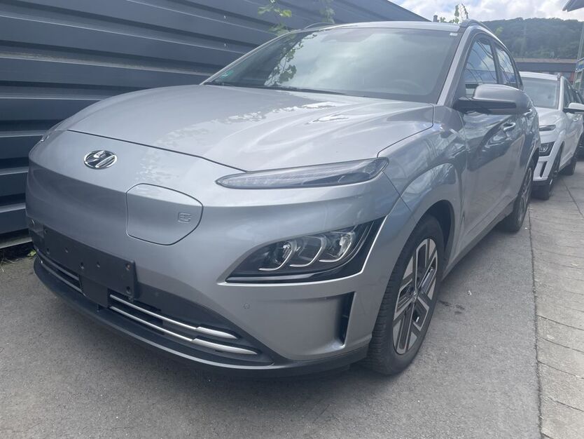 Hyundai KONA 15.213 km 21.740 € Eitorf 53783