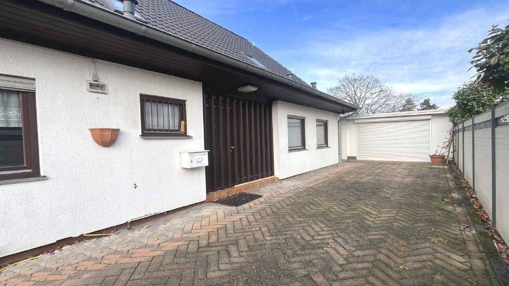 Einfamilienhaus Erftstadt Lechenich - 5 Zimmer, 140 m&sup2;, 350.000&euro; | Angebot:25744810