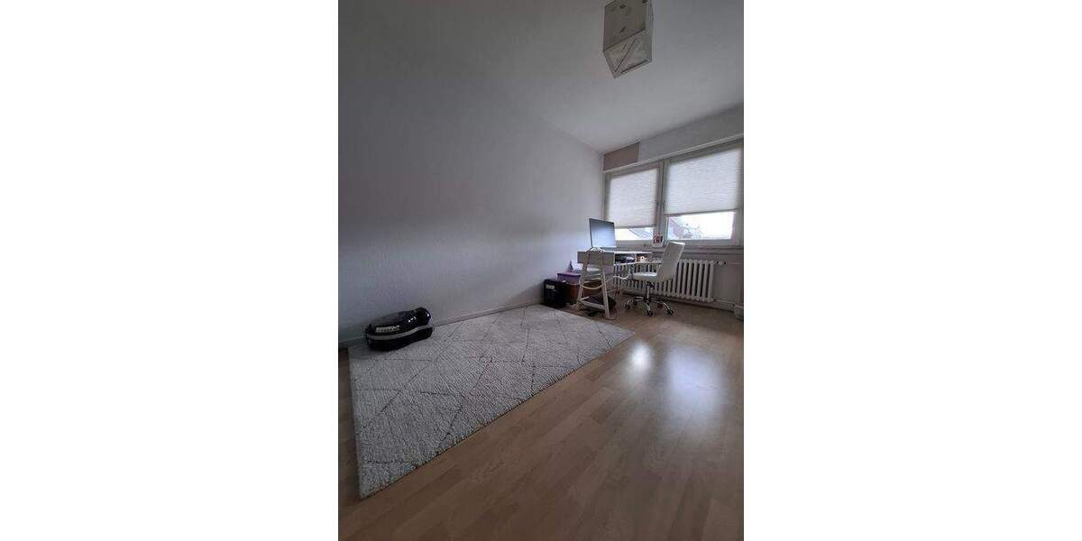 Etagenwohnung Bonn Zentrum - 3 Zimmer, 71 m&sup2;, 650&euro; | Angebot:25880710
