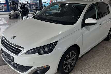 Peugeot 308 92.000 km 8.920 € Vettelschoß 53560
