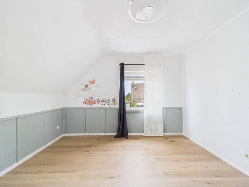 Familienfreundliches Ein-Zweifamilienhaus in der Euskirchener Südstadt - modernisiert & großzügig