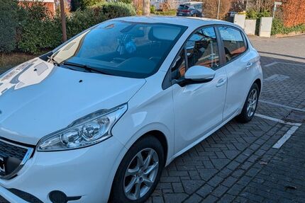 Peugeot 208 72.000 km 5.750 &euro; Grafschaft 53501