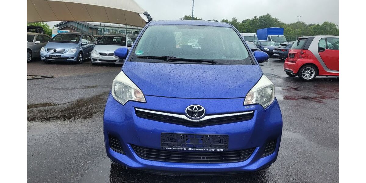 Toyota Verso-S 111.862 km 2.890 &euro; Vettelschoss 53560