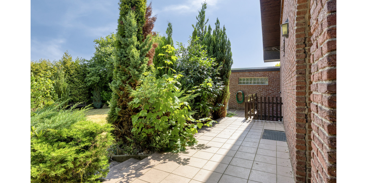 Top Lage in Flamersheim: Sehr gepflegtes EFH mit traumhaftem Sonnengarten auf großem Grundstück! - Einfamilienhaus Euskirchen / Flamersheim Flamersheim | Angebot:27009062