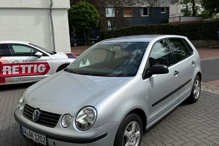 VW Polo 129.000 km 3.299 &euro; Bonn 53177