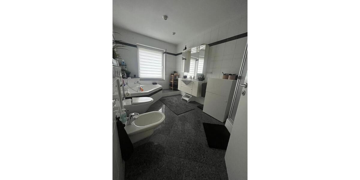 Erdgeschoßwohnung Troisdorf Altenrath - 4 Zimmer, 107 m&sup2;, 1.600&euro; | Angebot:24662432