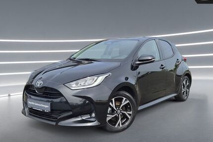 Toyota Yaris 10.968 km 23.490 &euro; Rheinbach 53359