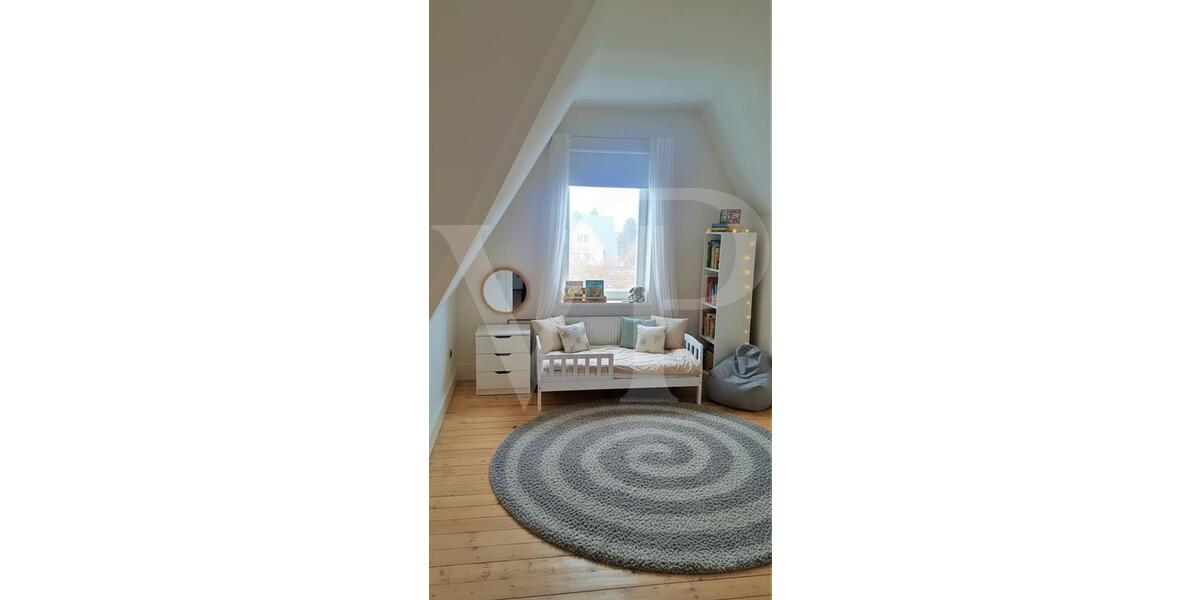 Dachgeschoßwohnung Bonn Lannesdorf - 3 Zimmer, 74 m&sup2;, 1.100&euro; | Angebot:24796032