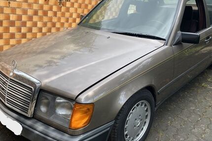 Mercedes-Benz 300 195.000 km 7.999 € Kircheib 57635