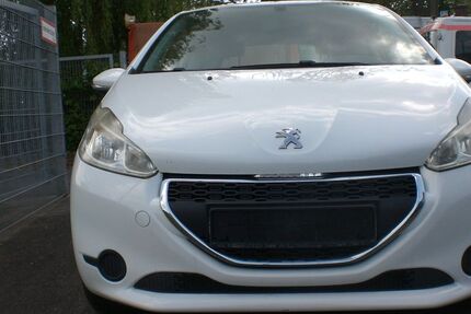 Peugeot 208 110.000 km 4.500 &euro; Köln 50735