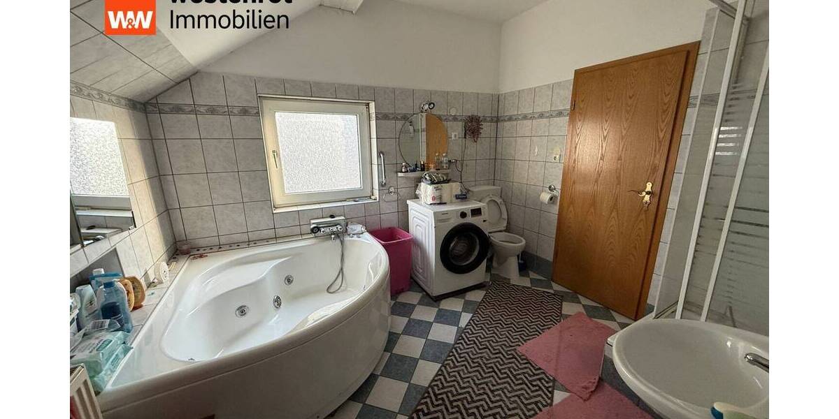 Mehrfamilienhaus, Wohnhaus Sankt Augustin Niederpleis - 6 Zimmer, 135 m&sup2;, 378.000&euro; | Angebot:23946801