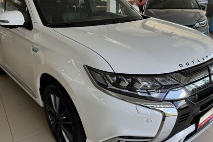 Mitsubishi Plug-in Hybrid Outlander 79.406 km 22.490 € Brühl 50321