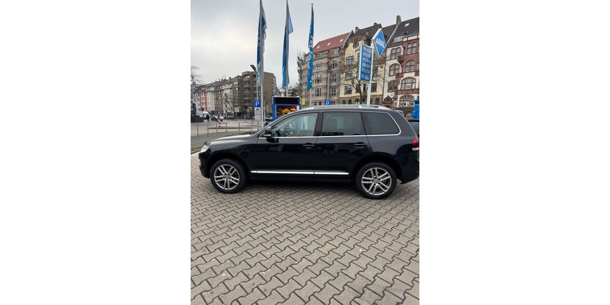 VW Touareg 272.000 km 8.500 &euro; Köln 51063