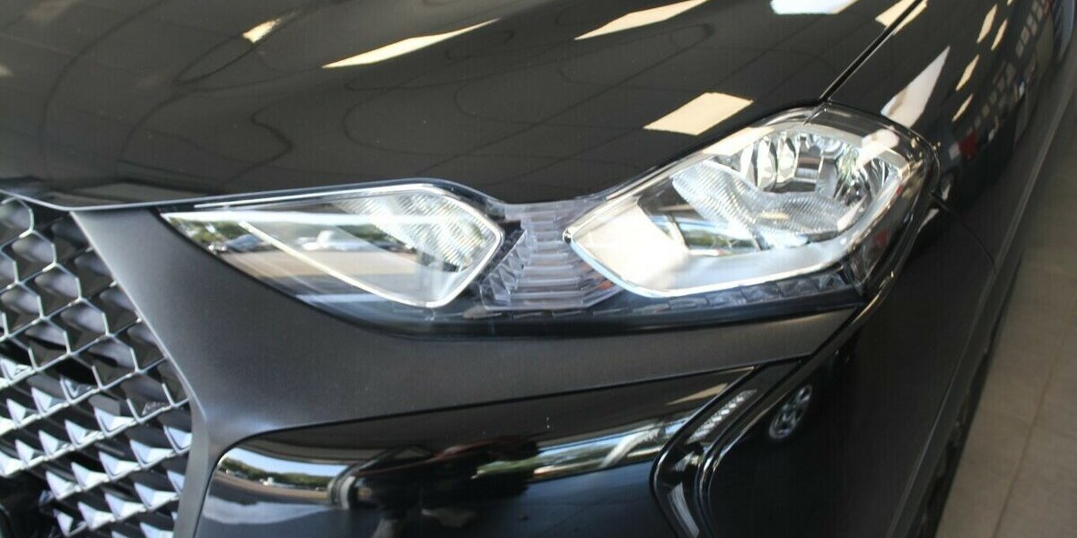 Citroen DS3 Crossbach E-Tense Performance Line 37.375 km 14.980 &euro; Euskirchen 53881