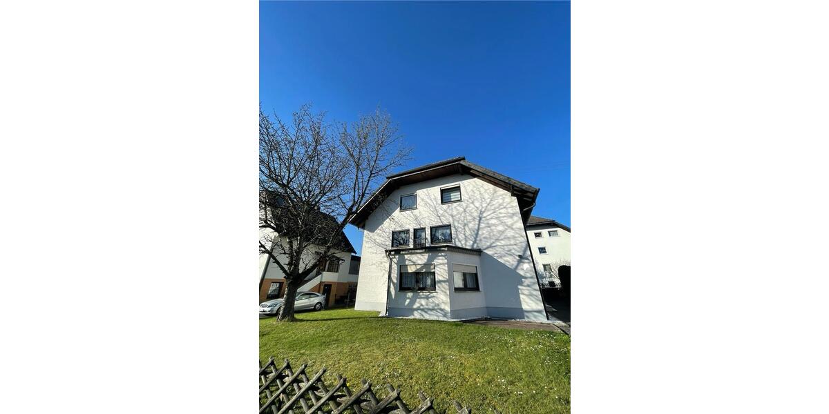 Dachgeschoßwohnung Eitorf - 4 Zimmer, 93 m&sup2;, 1.200&euro; | Angebot:24743568