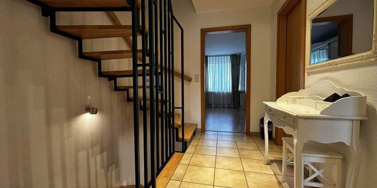 Reihenmittelhaus Köln Ossendorf - 4 Zimmer, 145 m&sup2;, 2.750&euro; | Angebot:24736531