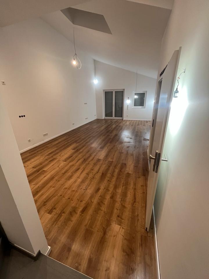 Wohnung mit ca. 200qm Garten, Garage und Stellplatz zimmer