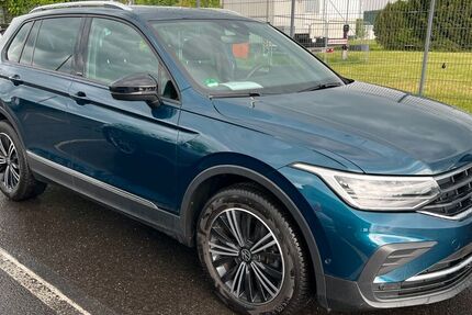 VW Tiguan 71.500 km 21.300 &euro; Sinzig 53424